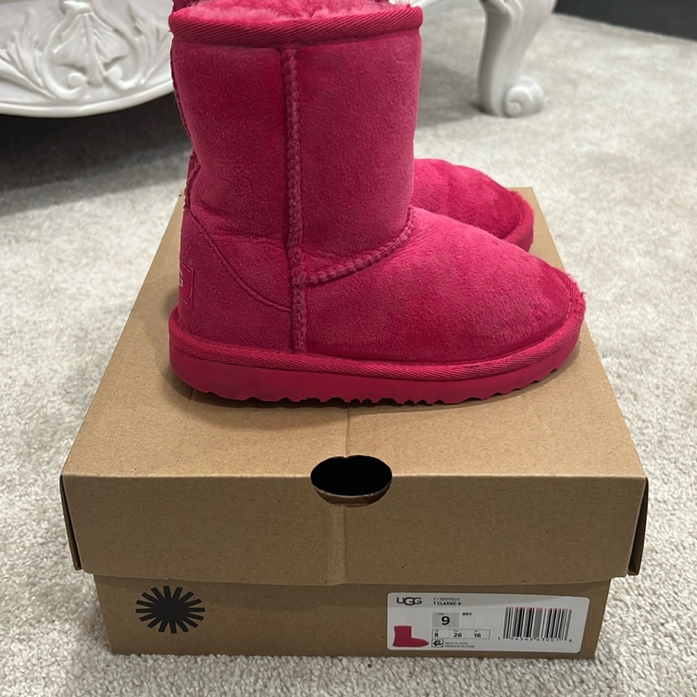 Toddler pink uggs size 9